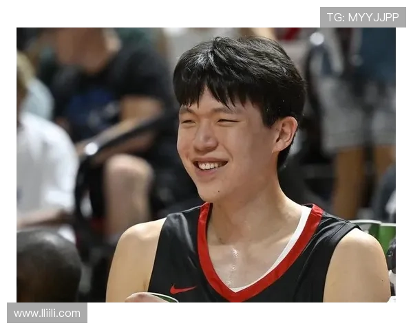 杨瀚森迎来NBA首秀开拓者末节遭逆转遗憾失利