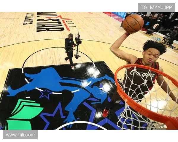 安芬尼西蒙斯分享替补经历：从思考到放松的心路历程