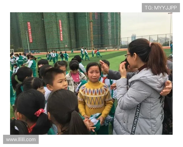 弗拉格解读麦克朗手势背后的比赛乐趣与激情